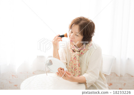 Senior women's beauty image 18233226