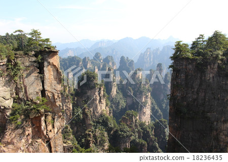 Zhangjiajie 18236435