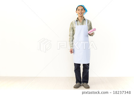 Young man's cooking image Young man's cooking image 18237348