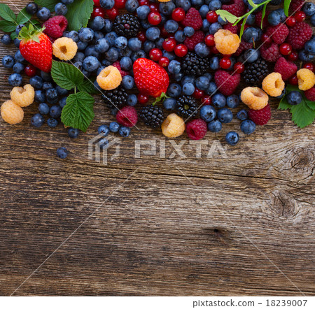 background of fresh berries 18239007
