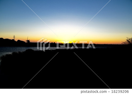 Sunset glow in Inkinuma Sunset glow in Inkinuma 18239206