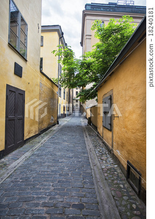 Old street in the Gamlastan area of Stockholm Old street in the Gamlastan area of Stockholm 18240181