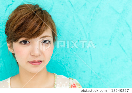 Female portraits 18240237