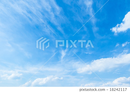 積云云彩藍天卷云云彩白色雲彩條紋覆蓋秋天天空背景材料雲彩藍天綜合背景 18242117