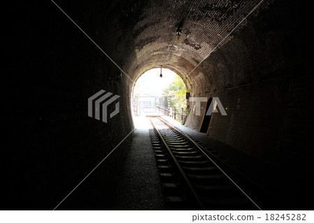 Great Shaded Tunnel Promenade 18245282