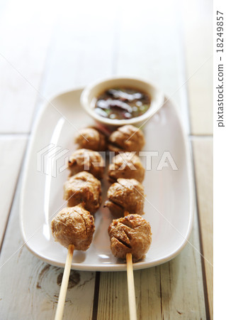 meatball with thai spicy sauce 18249857