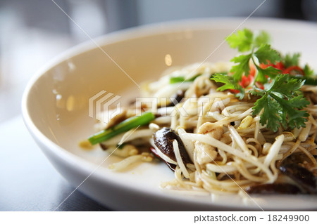 Singapore fried noodle 18249900