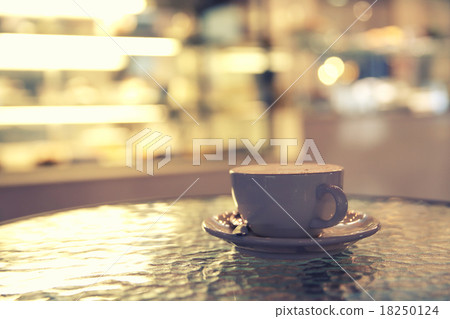 coffee on wood background 18250124