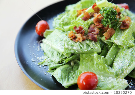 ceacar salad in close up 18250270