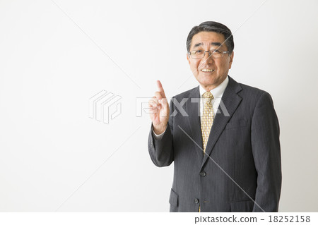 Senior men wearing a suit Senior men wearing a suit 18252158