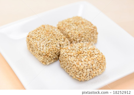 美味的芝麻 18252912