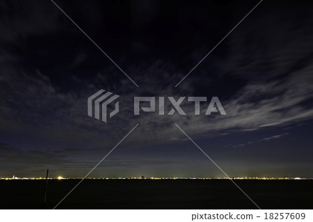 Blue moment (Tokyo Bay on the verge of night) Blue moment (Tokyo Bay on the verge of night) 18257609