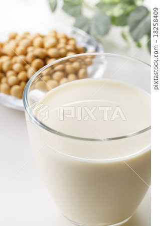 Soy milk Soy milk 18258409
