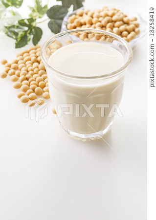 Soy milk Soy milk 18258419