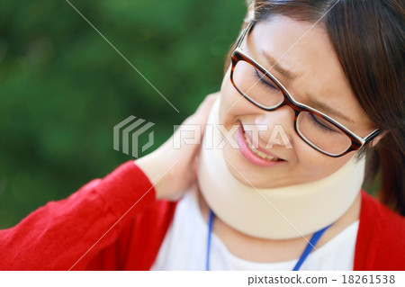 One woman (injury injury work cervical vertebrae sprain glasses patient fracture accident patient whiplash cervical vertebra color) 18261538