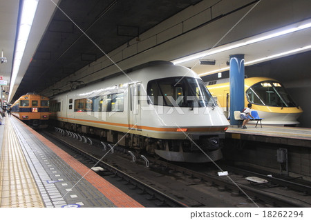 近鐵名古屋線的特快列車 近鐵名古屋線的特快列車 18262294