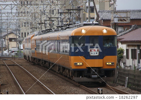Kintetsu Limited Express Snack Car + Vista EX on the Kintetsu Nagoya Line (Kintetsu Nagoya ⇔ Osaka Namba) 18262297