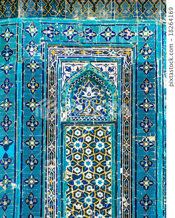 Tiled background with oriental ornaments 18264169
