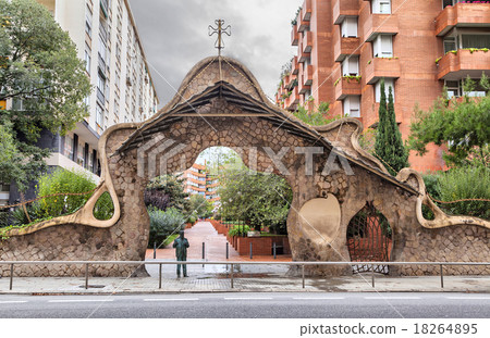 Miralles Gate or Finca Miralles in Barcelona Miralles Gate or Finca Miralles in Barcelona 18264895