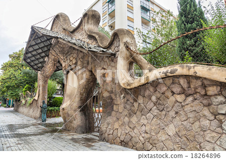 Miralles Gate (Finca Miralles) in Barcelona 18264896