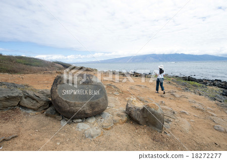 Kaiolohia海灘（海難海灘）和婦女，拉奈島，夏威夷 18272277
