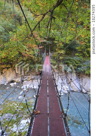 在Kurogane溫泉附近的吊橋 18274395