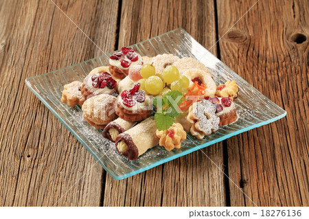 Assorted Christmas cookies 18276136