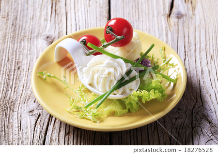 Cheese spread 18276528