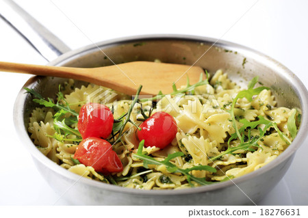 Bow tie pasta salad 18276631