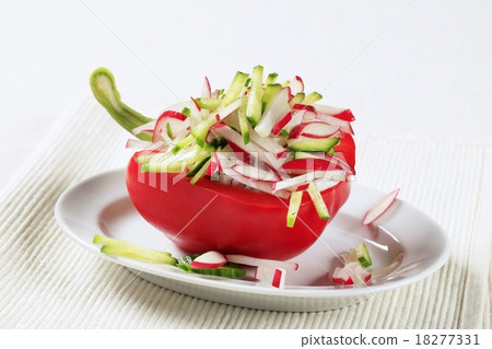 Vegetarian appetizer 18277331