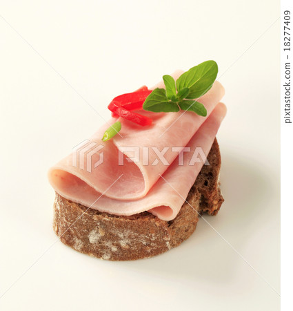 Ham sandwich 18277409
