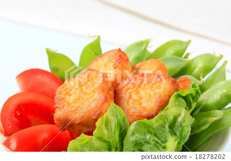 Crispy fritters with vegetables Crispy fritters with vegetables 18278202