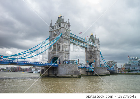 Tower Bridge and the Thames River 18279542