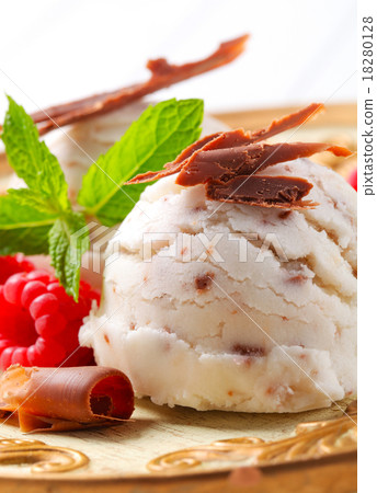 Stracciatella ice cream 18280128