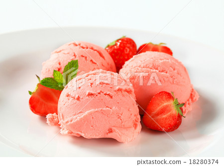 Strawberry ice cream Strawberry ice cream 18280374