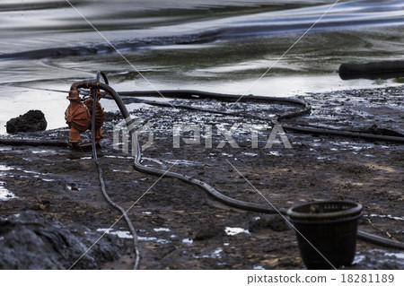 Crude oil on oil spill 18281189