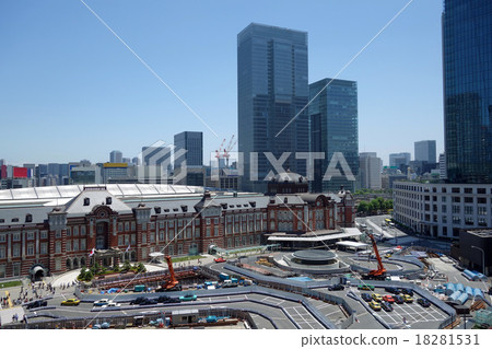 Under construction of Tokyo Station Marunouchi Exit Square 18281531