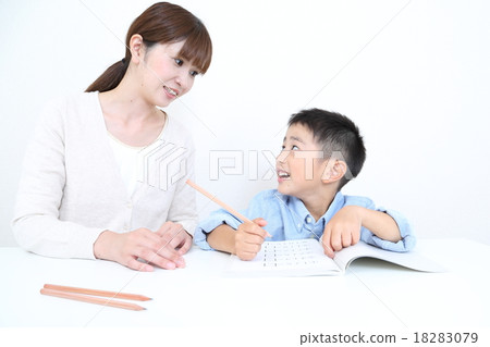 Children and women who study Children and women who study 18283079