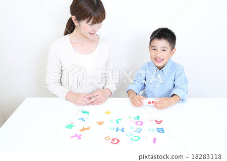 學習英語的孩子 18283118