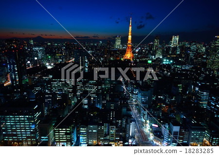 東京鐵塔和晚上風景和東京中心夜視圖 18283285
