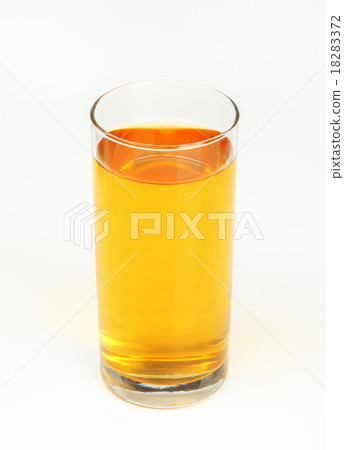 Glass of apple juice 18283372