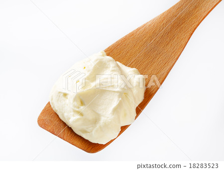 Cream on spatula 18283523