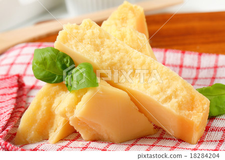 Parmesan cheese 18284204