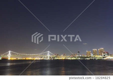 Night view of Tokyo Bay area, Rainbow Bridge 18284825