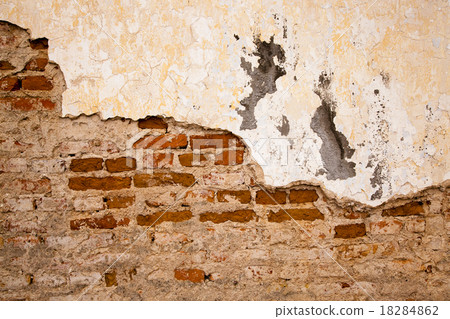 collapsing wall   18284862