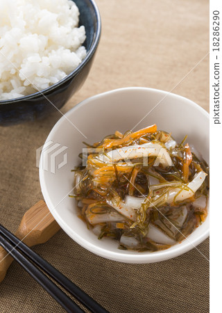 松子鹹菜和米飯 18286290