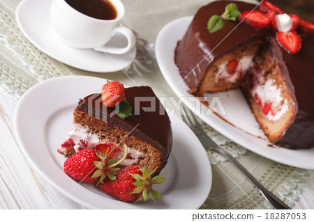 strawberry cake with chocolate and coffee 18287053