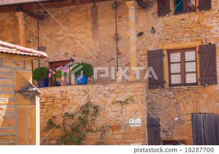 golden stone Beaujolais Village 18287700