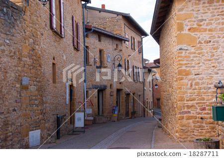 golden stone Beaujolais Village 18287711