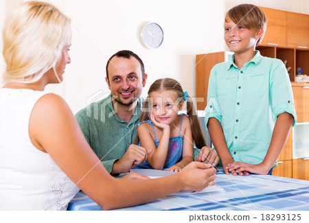 Young family and the agent 18293125